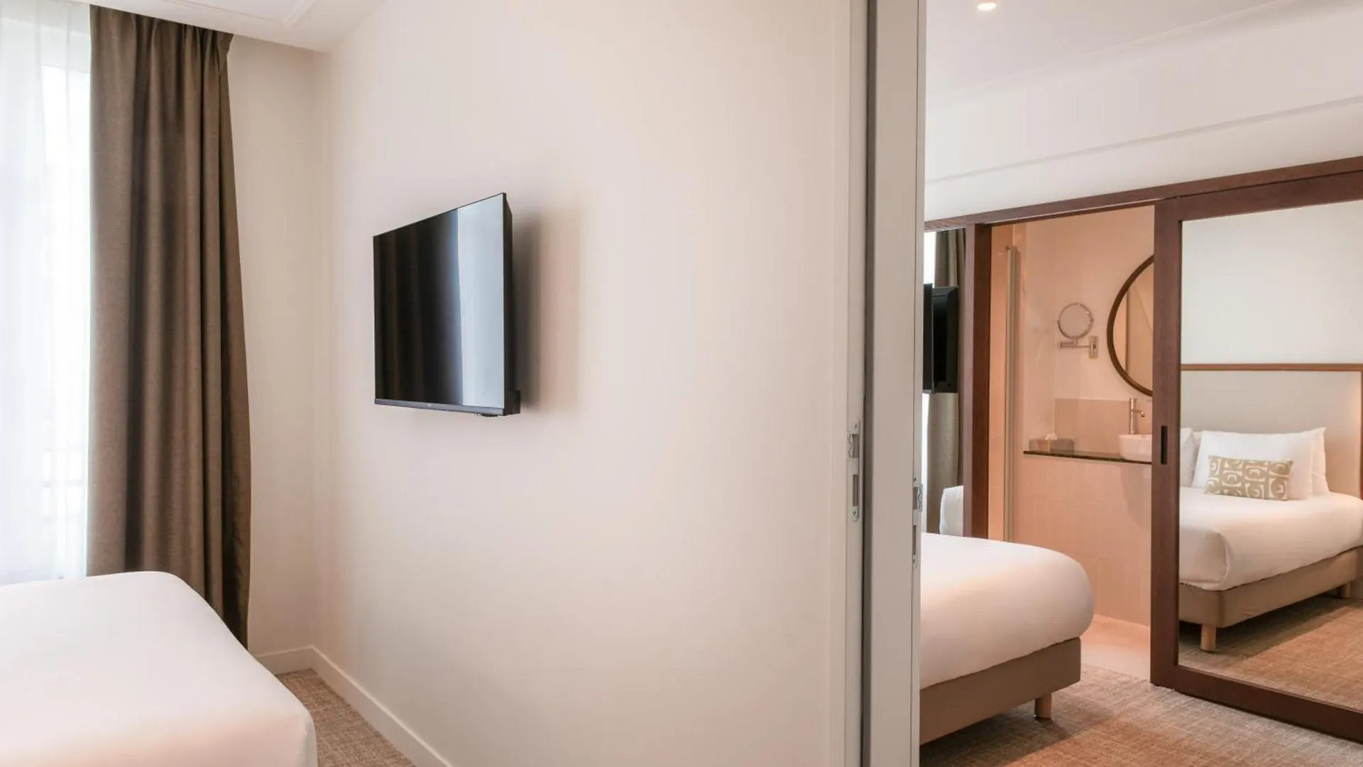 Le Lampika Hotel Paris 4*,
