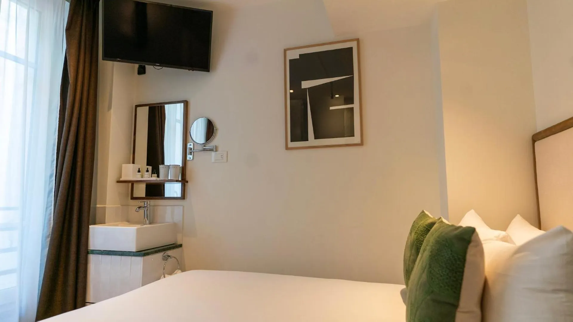 Le Lampika Hotel Paris